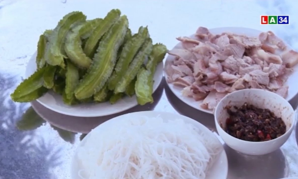 Đặc sản mắm c&aacute; lia thia Đức Huệ