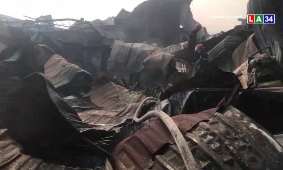 B&igrave;nh Dương: Ch&aacute;y d&atilde;y ph&ograve;ng trọ, xưởng nệm m&uacute;t thiệt hại tiền tỷ