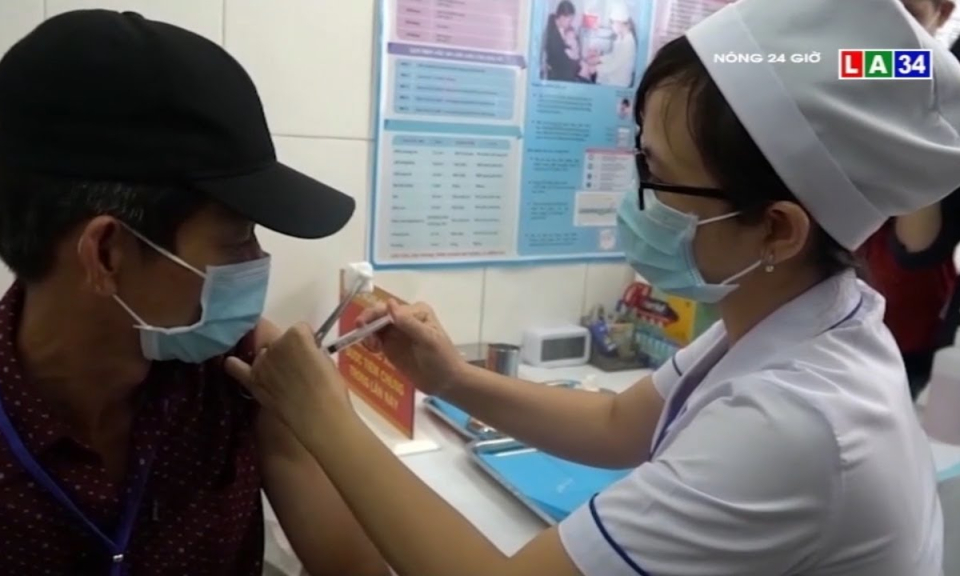 Long An: Cảm x&uacute;c của người t&igrave;nh nguyện ti&ecirc;m thử nghiệm vaccine Covid-19 giai đoạn 2