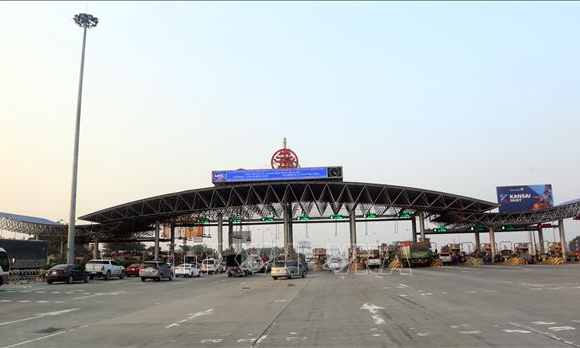 Tổng cục Đường bộ: Trạm thu ph&iacute; BOT c&oacute; thể xả nếu &ugrave;n tắc k&eacute;o d&agrave;i từ 750m