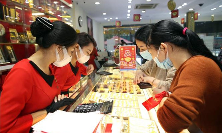 Gi&aacute; v&agrave;ng s&aacute;ng 17/2 giảm 350.000 đồng/lượng