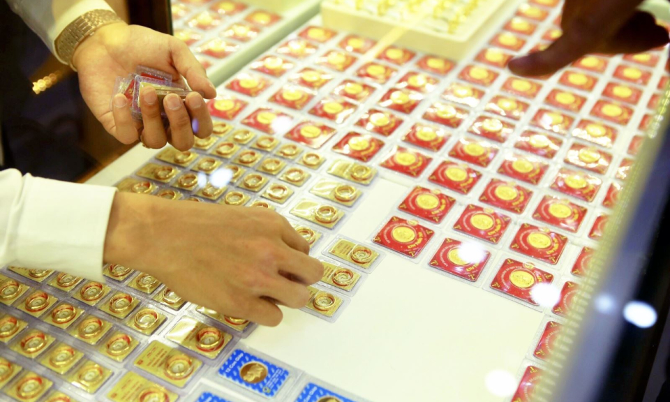 Gi&aacute; v&agrave;ng mất mốc 57 triệu đồng/lượng