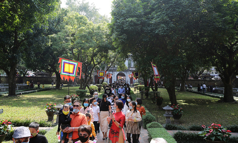 Bắc Bộ s&aacute;ng sớm c&oacute; sương m&ugrave;, trời r&eacute;t; Nam Bộ ng&agrave;y nắng