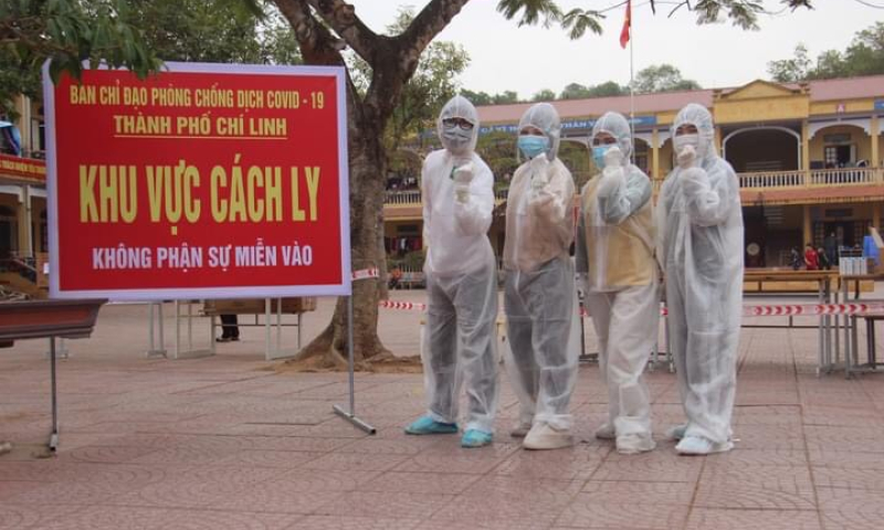 Những sinh vi&ecirc;n ng&agrave;nh y t&igrave;nh nguyện nơi t&acirc;m dịch