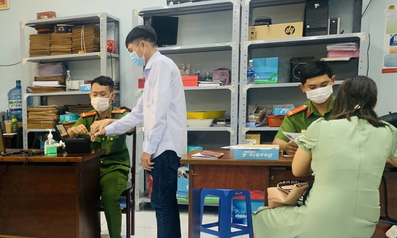 Thẻ căn cước c&ocirc;ng d&acirc;n có gắn chíp khó làm giả, t&iacute;nh bảo m&acirc;̣t cao