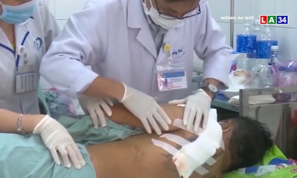 Đồng Nai: Người đ&agrave;n &ocirc;ng bị g&atilde;y n&aacute;t xương vai nghi bị b&ograve; t&oacute;t h&uacute;c