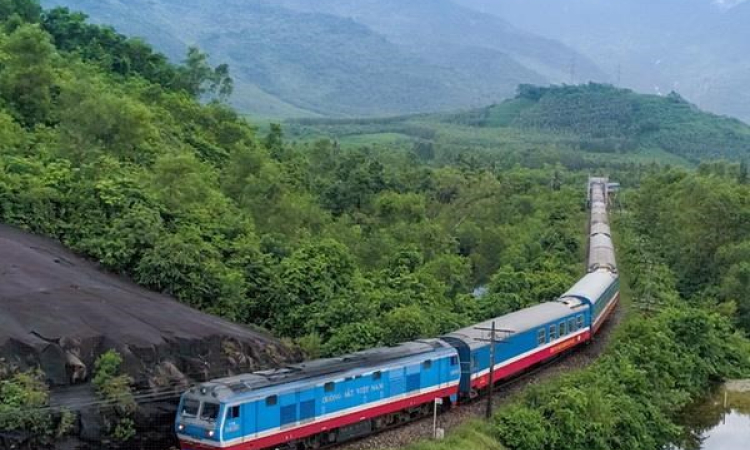 Đường sắt tăng h&agrave;ng chục chuyến t&agrave;u kh&aacute;ch Bắc – Nam dịp 30/4, 1/5