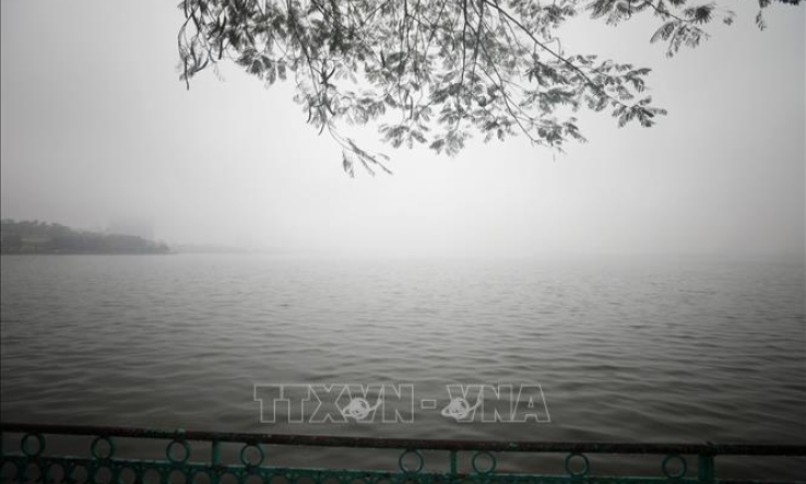 Bắc Bộ mưa nhỏ k&egrave;m sương m&ugrave;, Nam Bộ ng&agrave;y nắng