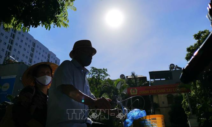 Chỉ số tia cực t&iacute;m thuộc Trung Bộ, Nam Bộ nguy cơ g&acirc;y hại r&acirc;́t cao