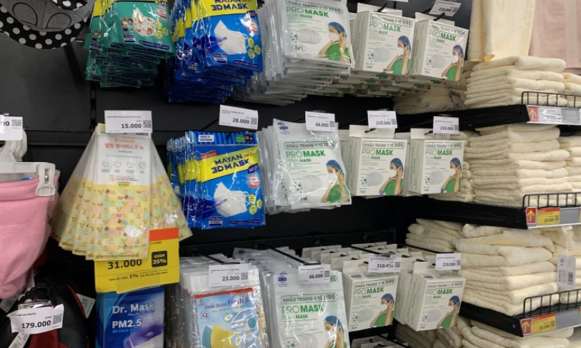 TP H&ocirc;̀ Chí Minh đưa các mặt hàng phòng dịch vào chương tr&igrave;nh bình &ocirc;̉n năm 2021