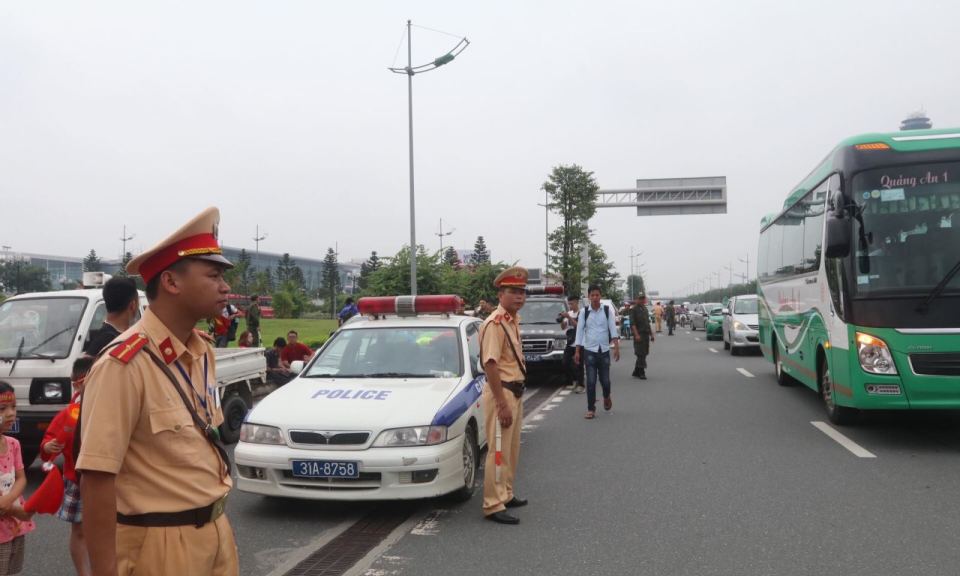 Ra qu&acirc;n cao điểm bảo đảm ATGT dịp lễ 30/4, 1/5 v&agrave; bảo vệ bầu cử