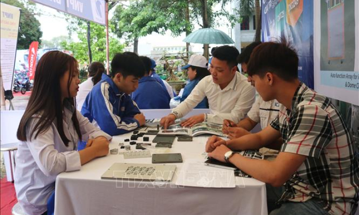 Qu&yacute; I/2021, lao động nữ c&oacute; việc l&agrave;m phi ch&iacute;nh thức tăng