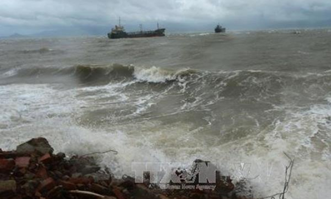 V&ugrave;ng biển ph&iacute;a Đ&ocirc;ng Bắc của Bắc Biển Đ&ocirc;ng s&oacute;ng cao, gi&oacute; giật cấp 8