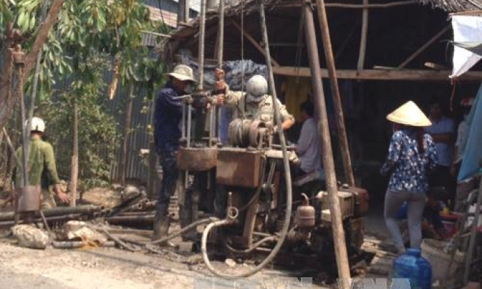 Khai th&aacute;c nước dưới đất ‘qu&aacute; mức’ ở ĐBSCL -Suy giảm nguồn nước nghi&ecirc;m trọng