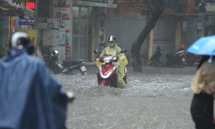 Nhiều khu vực tr&ecirc;n cả nước ng&agrave;y nắng, đ&ecirc;m mưa d&ocirc;ng