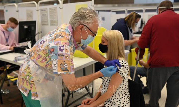 Giới chuy&ecirc;n gia khẳng định vaccine ngừa COVID-19 kh&ocirc;ng ảnh hưởng đến khả năng sinh sản