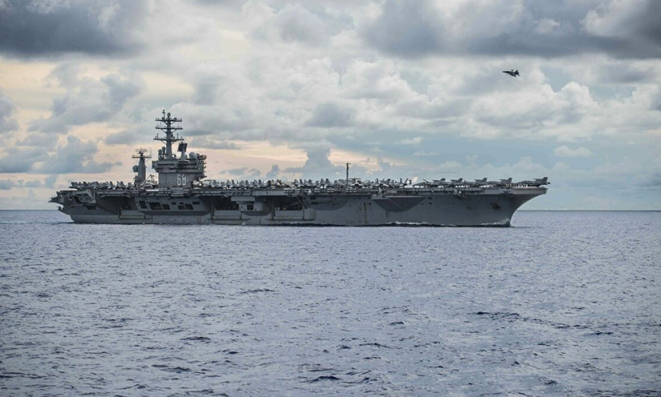 Mỹ r&uacute;t t&agrave;u s&acirc;n bay duy nhất ở ch&acirc;u &Aacute;-Th&aacute;i B&igrave;nh Dương