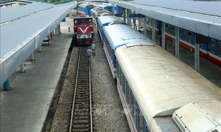 Dừng chạy nhiều đo&agrave;n t&agrave;u v&igrave; ảnh hưởng dịch COVID-19