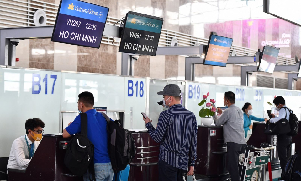 H&agrave;ng kh&ocirc;ng hỗ trợ h&agrave;nh kh&aacute;ch đổi, ho&agrave;n v&eacute; trước ảnh hưởng của dịch COVID-19