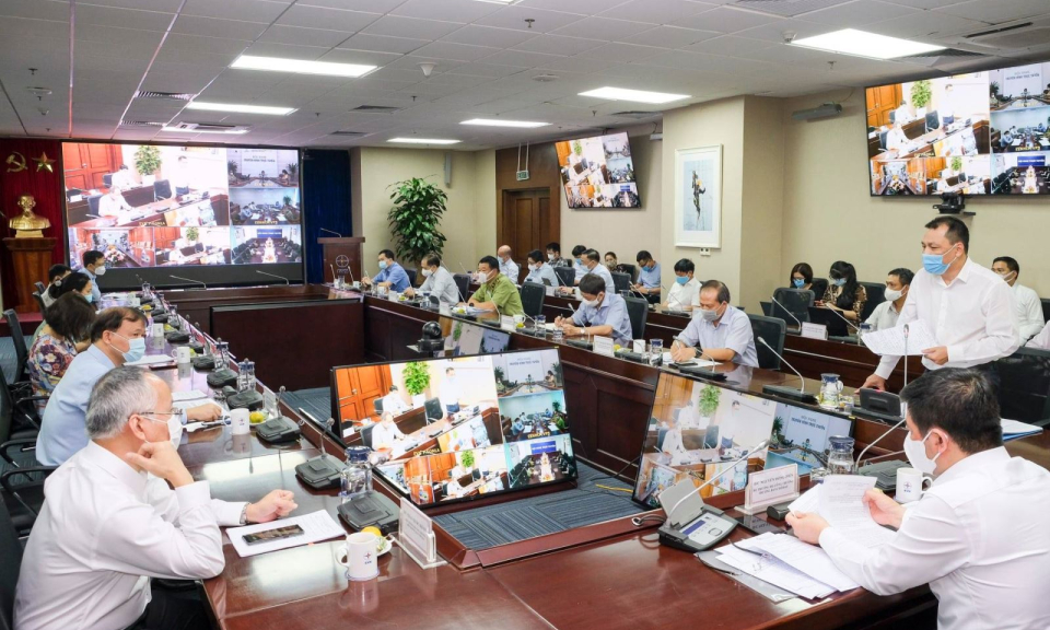 Bộ C&ocirc;ng Thương họp khẩn về tăng cường chống dịch tại KCN, cơ sở kinh doanh