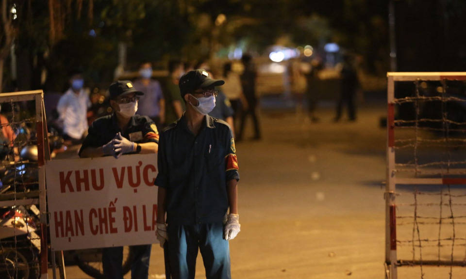 TP Hồ Ch&iacute; Minh: Th&ecirc;m một trường hợp dương t&iacute;nh với SARS-CoV-2, phong tỏa một căn hộ tại Quận 7