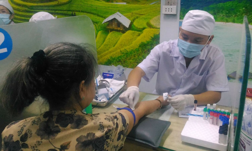 TP Hồ Ch&iacute; Minh: Khuyến c&aacute;o người tr&ecirc;n 60 tuổi hạn chế ra đường