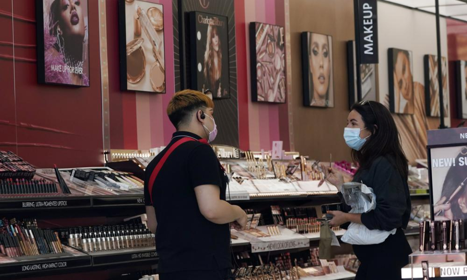 Hơn 50% mỹ phẩm của Mỹ chứa h&oacute;a chất độc hại