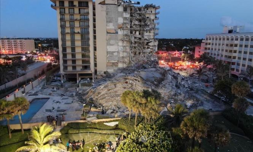 Ph&ecirc; chuẩn sắc lệnh t&igrave;nh trạng khẩn cấp tại bang Florida sau vụ sập nh&agrave;