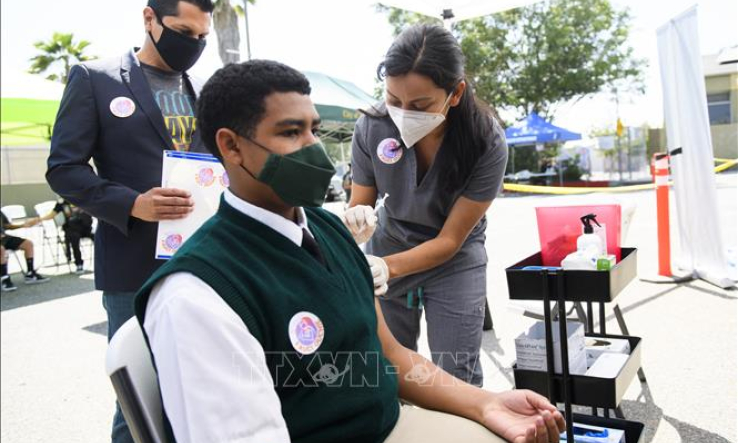 Thế giới b&aacute;o động trước biến thể Delta, vẫn hy vọng v&agrave;o vaccine COVID-19