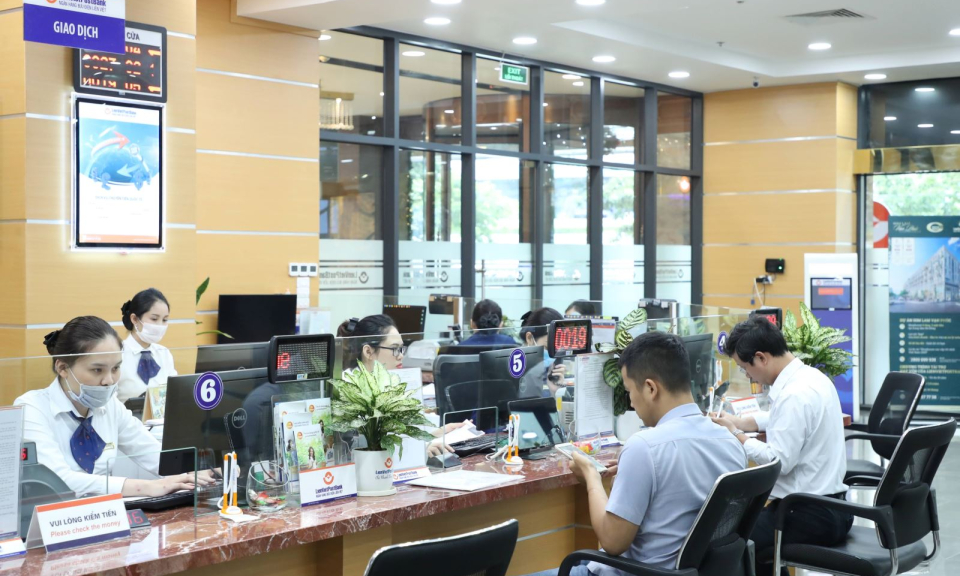 Đề xuất l&atilde;i tiền gửi 0%: Người d&acirc;n sẽ ồ ạt r&uacute;t tiền, g&acirc;y rủi ro cho hệ thống