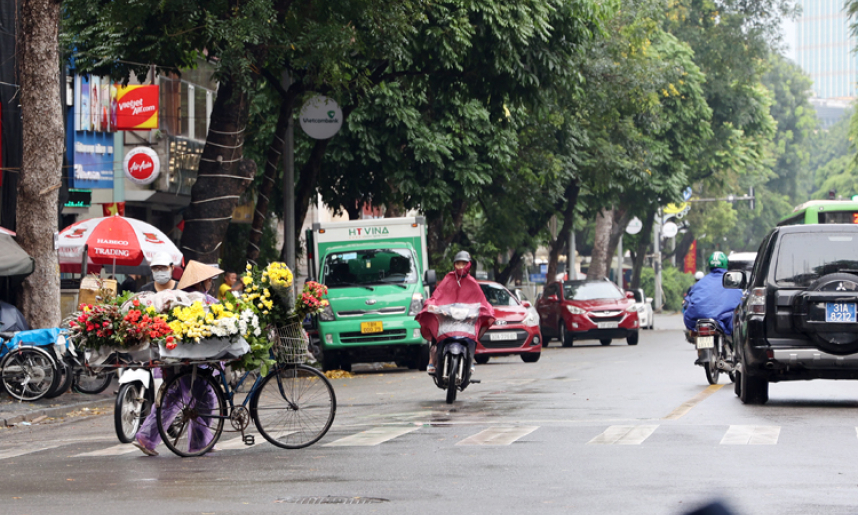 Thời tiết ng&agrave;y 7/6: Bắc Bộ v&agrave; Nam Bộ c&oacute; mưa, Trung Bộ tiếp tục nắng n&oacute;ng