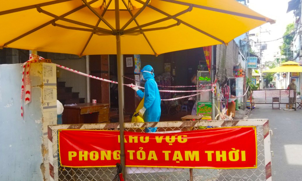 TP Hồ Ch&iacute; Minh: Quận T&acirc;n B&igrave;nh ph&aacute;t hiện th&ecirc;m 5 trường hợp nghi mắc COVID-19 trong khu ph&ograve;ng trọ