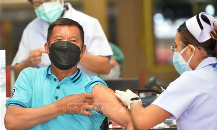 Th&aacute;i Lan ghi nh&acirc;̣n tr&ecirc;n 13.000 ca mắc COVID-19 trong 24 giờ qua