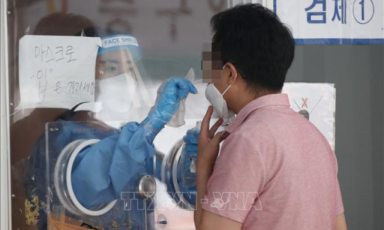 Dịch COVID-19: Nhiều nước ghi nhận số ca nhiễm mới v&agrave; tử vong tăng vọt