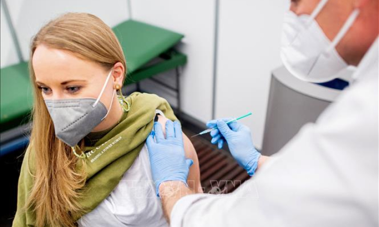 Tốc độ ti&ecirc;m chủng ở ch&acirc;u &Acirc;u chậm lại giữa &lsquo;cơn &aacute;c mộng&rsquo; biến thể Delta