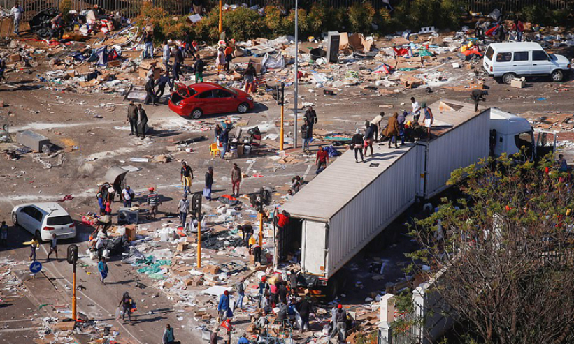 Bốn nguy&ecirc;n nh&acirc;n khiến Nam Phi ch&igrave;m trong bạo lực, cướp b&oacute;c