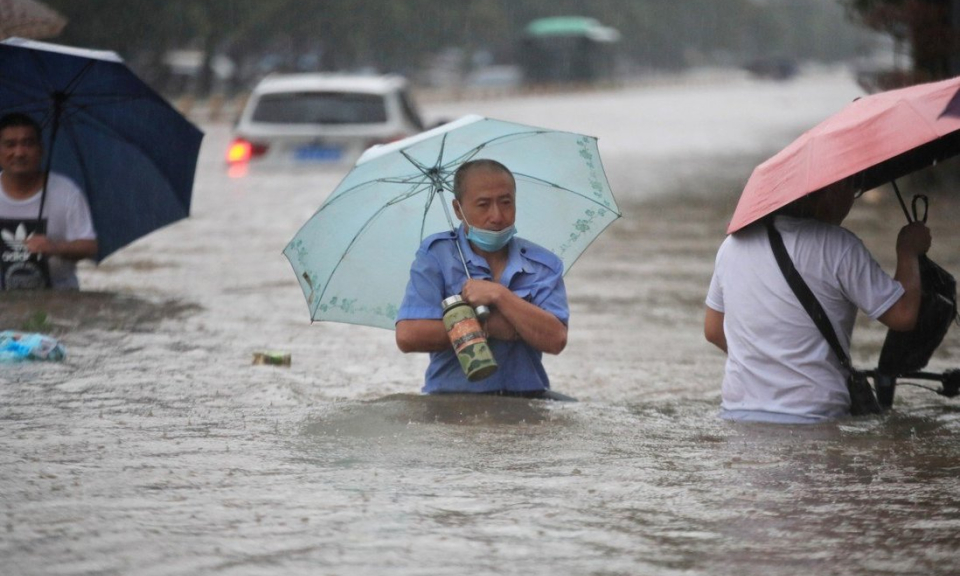 Sau Trịnh Ch&acirc;u, nhiều th&agrave;nh phố kh&aacute;c ở Trung Quốc đối mặt nguy cơ mưa lũ lớn