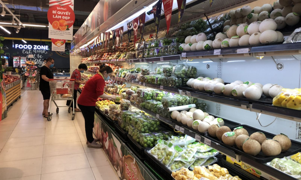 Đảm bảo nguồn cung h&agrave;ng h&oacute;a thiết yếu tới người d&acirc;n