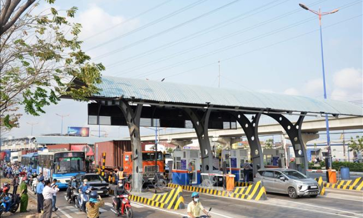 TP Hồ Ch&iacute; Minh tạm dừng thu ph&iacute; tại c&aacute;c trạm BOT đường bộ từ trưa 20/7