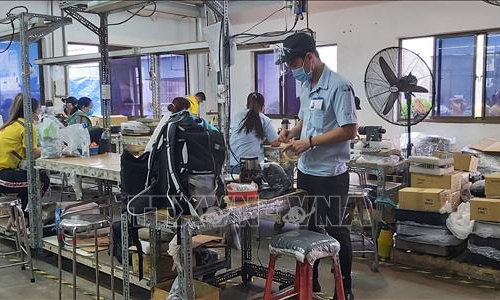 Quyết kh&ocirc;ng để đứt g&atilde;y chuỗi sản xuất, cung ứng h&agrave;ng h&oacute;a