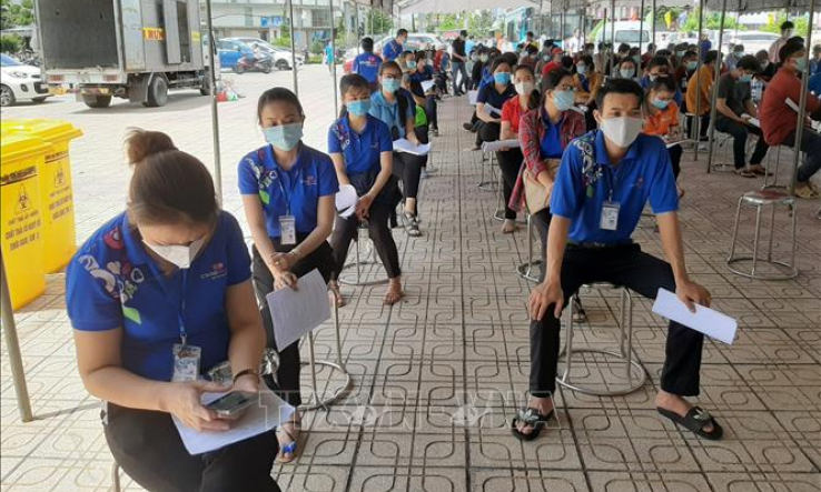 Long An ưu ti&ecirc;n, tạo điều kiện cho người lao động l&agrave;m việc ‘3 tại chỗ’