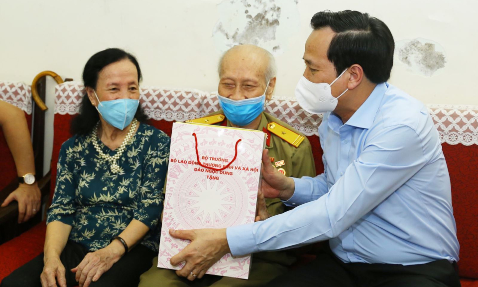 Bổ sung th&ecirc;m 800 tỷ đồng/năm để thực hiện c&aacute;c ch&iacute;nh s&aacute;ch ưu đ&atilde;i người c&oacute; c&ocirc;ng