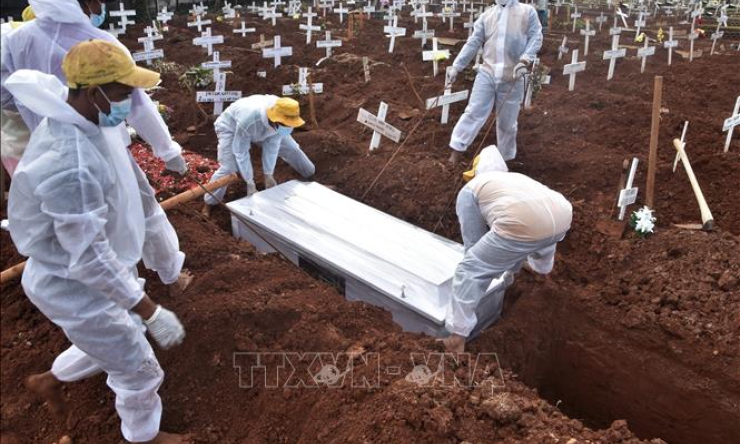 COVID-19 tại ASEAN hết 8/8: Cả khối vượt 8 triệu ca mắc; Indonesia c&oacute; gần 1.500 ca tử vong mới