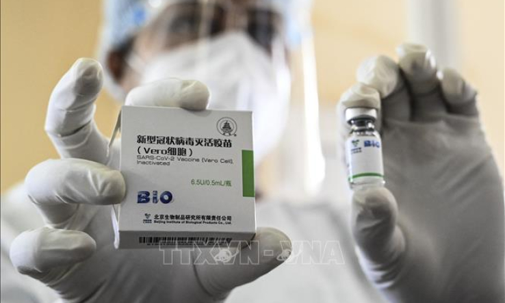 Trung Quốc ph&ecirc; chuẩn sử dụng khẩn cấp vaccine của h&atilde;ng Sinopharm cho trẻ từ 3-17 tuổi