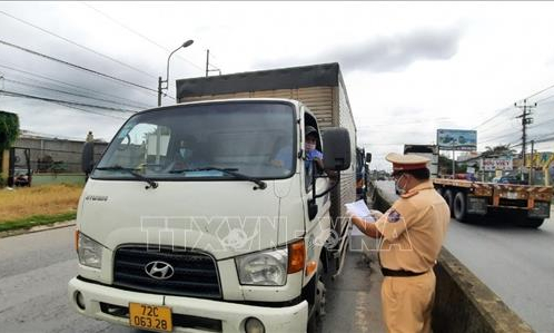 Cần sớm th&aacute;o gỡ những vướng mắc, tạo thuận lợi cho vận chuyển h&agrave;ng h&oacute;a