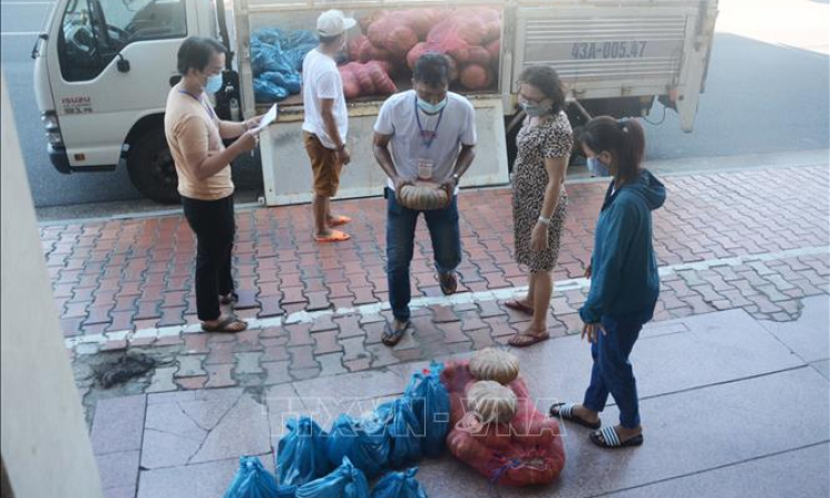 Giải quyết kịp thời kh&oacute; khăn về lưu th&ocirc;ng vận tải h&agrave;ng h&oacute;a