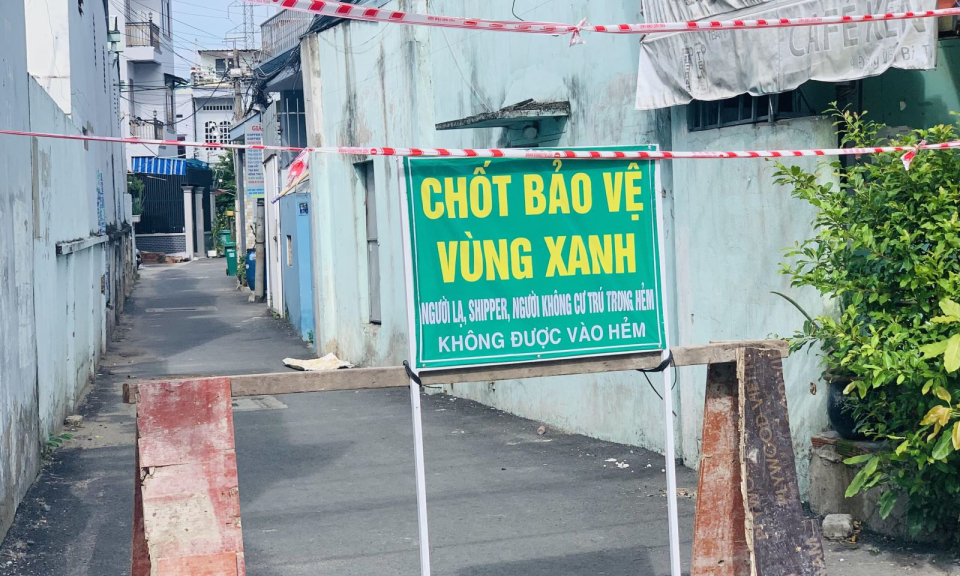 TP Hồ Ch&iacute; Minh: Hộ gia đ&igrave;nh ‘v&ugrave;ng xanh’ được ph&aacute;t phiếu đi chợ 1 lần/tuần, ưu ti&ecirc;n ti&ecirc;m vaccine