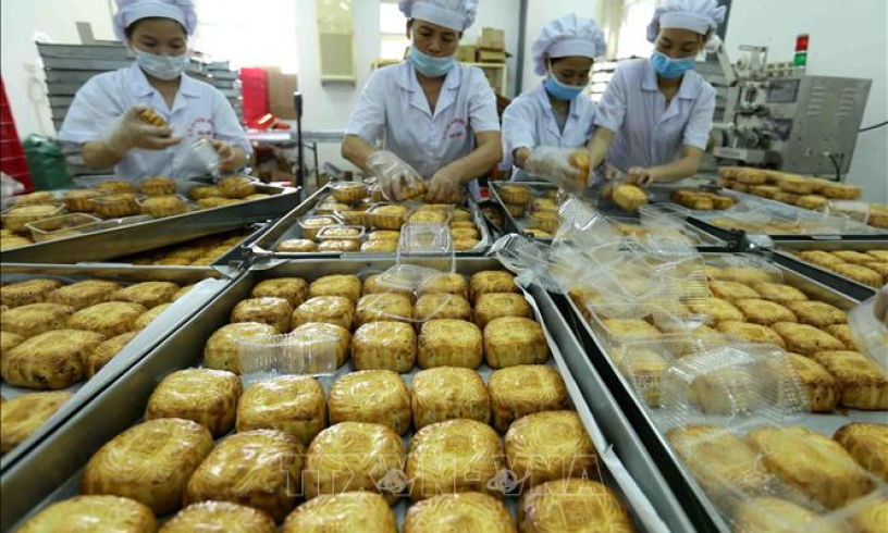 Thị trường b&aacute;nh Trung thu rộn r&agrave;ng b&aacute;n h&agrave;ng online