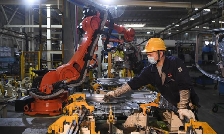 Hoạt động của c&aacute;c nh&agrave; m&aacute;y ở ch&acirc;u &Aacute; chững lại do dịch bệnh