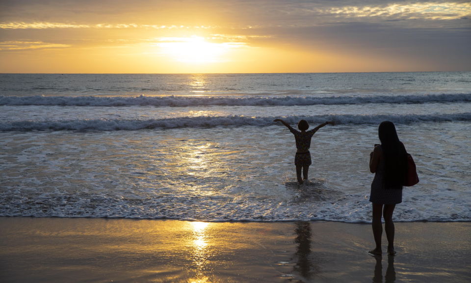 Th&aacute;i Lan l&ecirc;n kế hoạch đ&oacute;n kh&aacute;ch du lịch quốc tế, mở cửa kinh tế